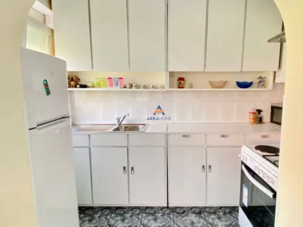 Tirane, jepet me qera apartament 2+1+Ballkon Kati 2, 86 m² 700 € (RRUGA FORTUZI)