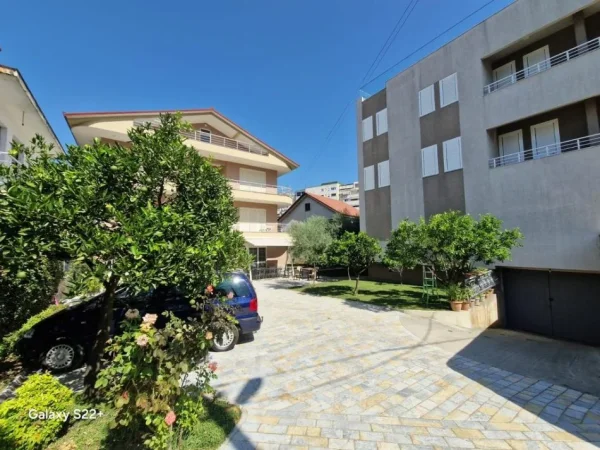 Tirane, shes ambjent biznesi Kati 4, 1.005 m² 2.000.000 € 