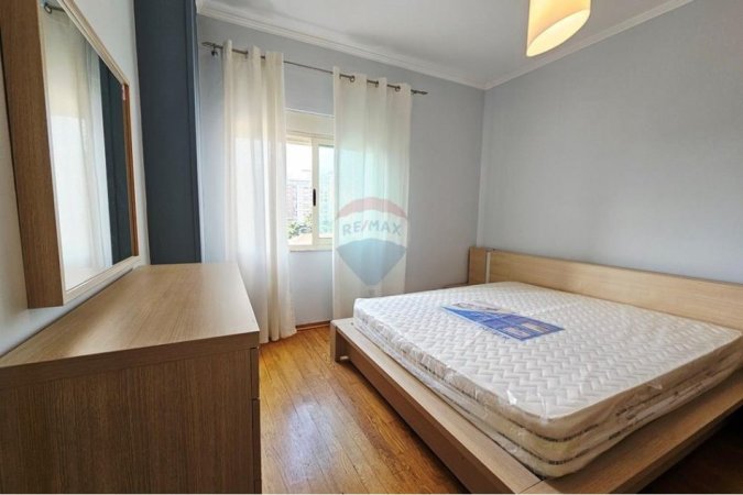 Tirane, jepet me qera 2+1+Ballkon , 650 € 