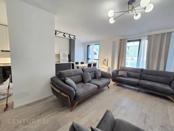 Tirane, jepet me qera apartament 3+1 Kati 7, 130 m² 1.100 € (Rezidenca Turdiu)