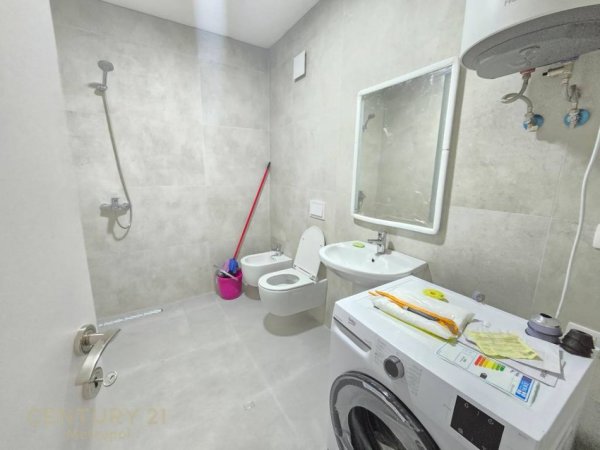 Tirane, jepet me qera apartament 3+1 Kati 7, 130 m² 1.100 € (Rezidenca Turdiu)