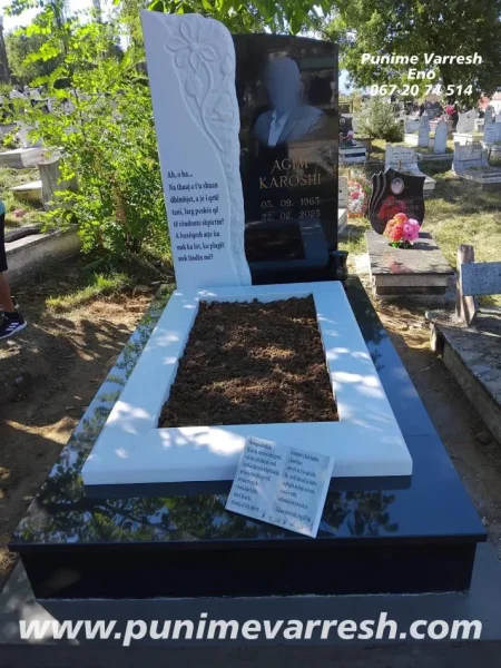 Tirane, ofroj Modele Varresh Me Mermer Te Bardhe Te Punuar Me Skulptor Dhe Pikture Ne Granit