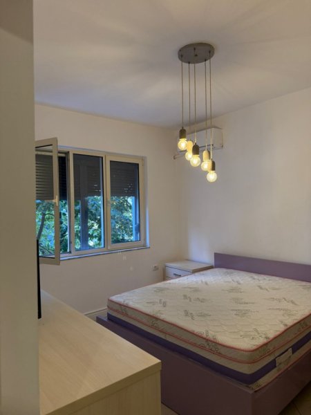 Tirane, jepet me qera apartament 1+1+Aneks+Ballkon Kati 2, 600 € 