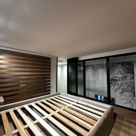 Tirane, shitet apartament duplex 1+1 Kati 0, 55 m² 105.000 € (pallati me Shigjeta)