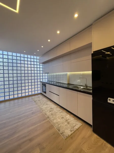 Tirane, shitet apartament 2+1+Ballkon Kati 3, 110 m² 325.000 € (Rruga e kosovareve)