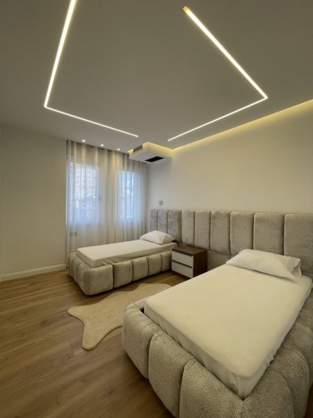 Tirane, shitet apartament 2+1+Ballkon Kati 3, 110 m² 325.000 € (Rruga e kosovareve)