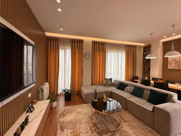 Tirane, shes apartament 2+1+Aneks+Ballkon Kati 8, 132 m² 345.000 € (Shkolla e kuqe)