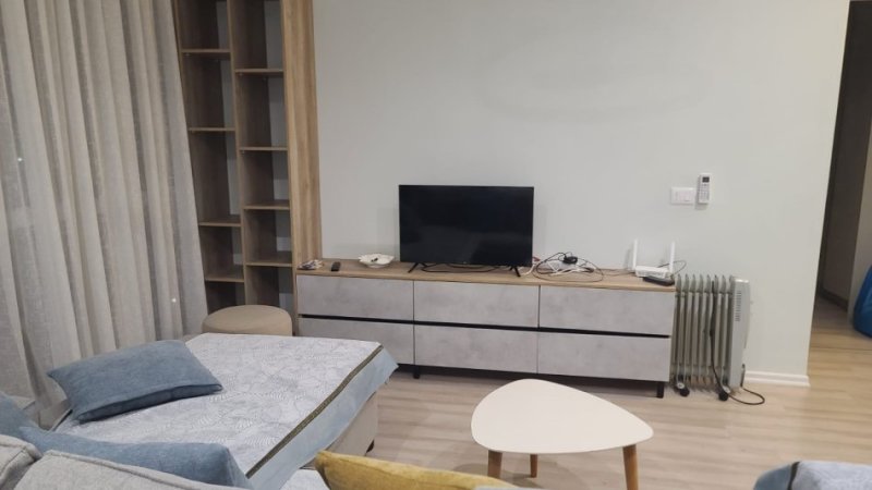 Tirane, jepet me qera apartament 1+1 Kati 9, 800 € 