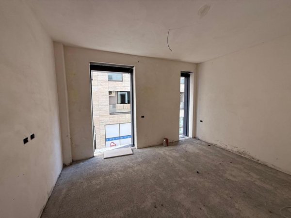 Tirane, shes apartament 2+1+Aneks+Ballkon Kati 1, 110 m² 265.000 € 