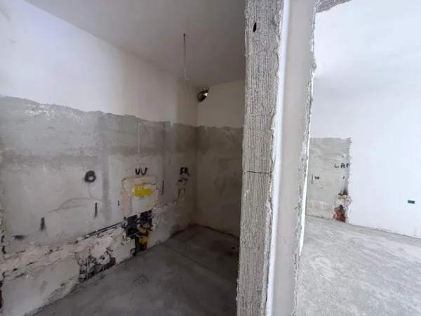 Tirane, shes apartament 2+1+Aneks+Ballkon Kati 1, 110 m² 265.000 € 