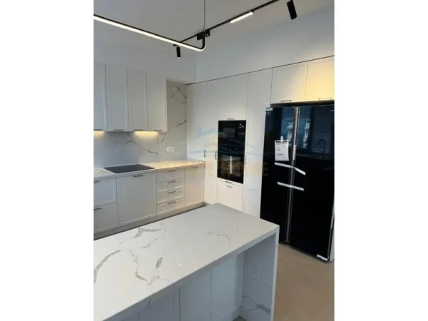 Tirane, shitet apartament+verande | Penthouse 3+1+Aneks+Ballkon Kati 5, 300 m² 680.000 €