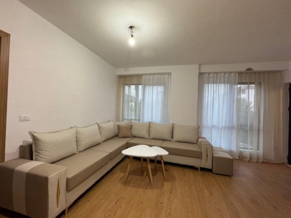 Tirane, jepet me qera apartament 3+1 Kati 2, 460 € 