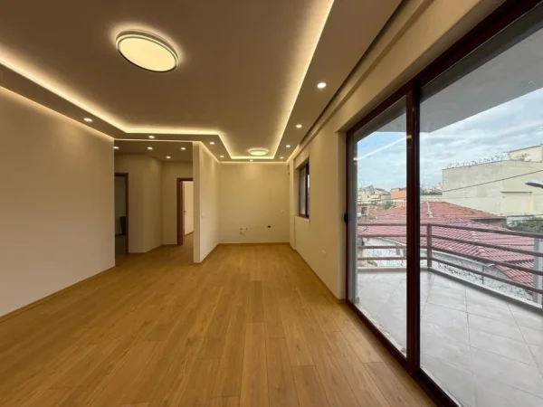 Tirane, shes apartament 2+1+Aneks+Ballkon Kati 1, 115 m² 219.000 € (Shkolla Partixani)