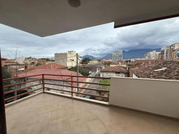 Tirane, shes apartament 2+1+Aneks+Ballkon Kati 1, 115 m² 219.000 € (Shkolla Partixani)