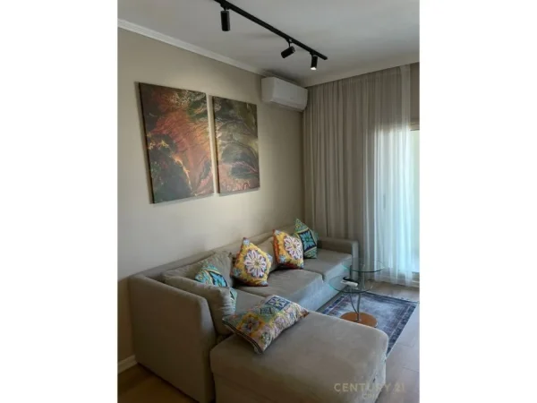 Tirane, jepet me qera apartament 1+1 Kati 11, 67 m² 950 € (Rruga Barrikadave)