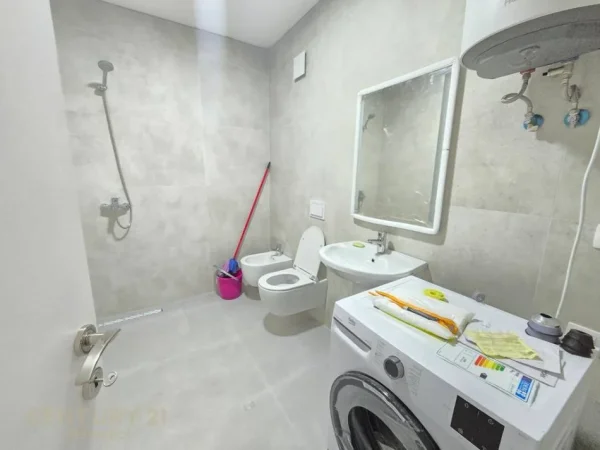 Tirane, jepet me qera apartament 3+1+Aneks+Ballkon Kati 7, 130 m² 1.100 € 