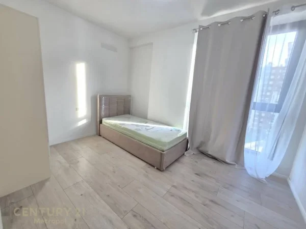 Tirane, jepet me qera apartament 3+1+Aneks+Ballkon Kati 7, 130 m² 1.100 € 