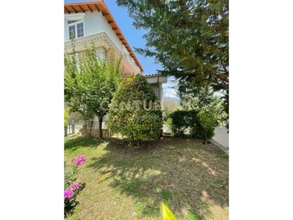 Tirane, shes Vile 3 Katshe Kati 3, 540 m² 850.000 € (Akacia hill)