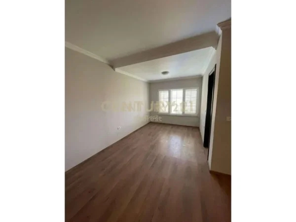 Tirane, shes Vile 3 Katshe Kati 3, 540 m² 850.000 € (Akacia hill)
