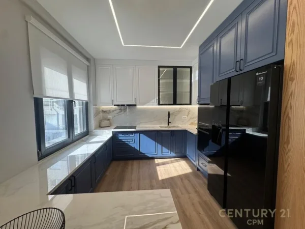 Tirane, jepet me qera apartament 2+1+Aneks+Ballkon Kati 3, 125 m² 1.600 € 