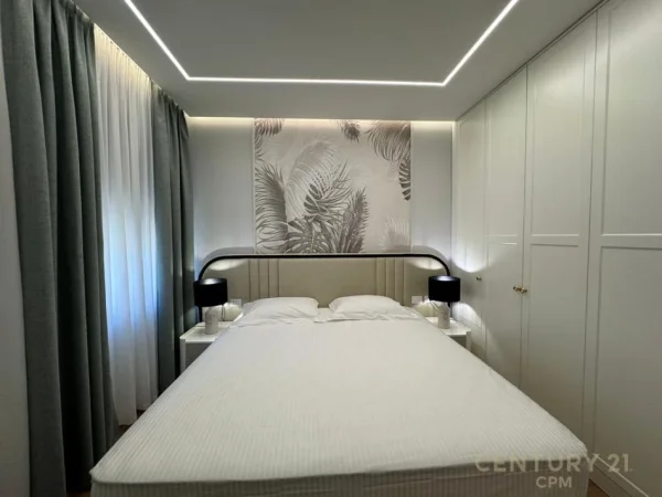 Tirane, jepet me qera apartament 2+1+Aneks+Ballkon Kati 3, 125 m² 1.600 € 