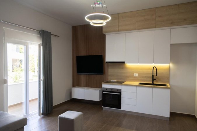 Tirane, jepet me qera Vile 1+1+Ballkon Kati 1, 55 m² 450 € (qytet studenti)