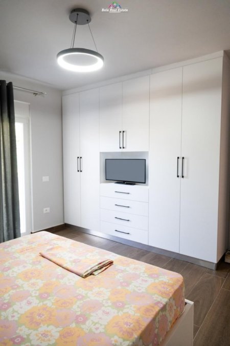Tirane, jepet me qera Vile 1+1+Ballkon Kati 1, 55 m² 450 € (qytet studenti)