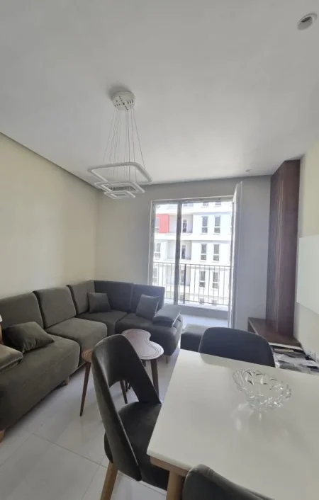 Tirane, jepet me qera apartament 1+1 Kati 5, 60 m² 400 € (Univers City)