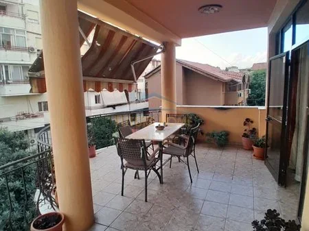 Qera, Vilë, Brryl, Tiranë AREA57777