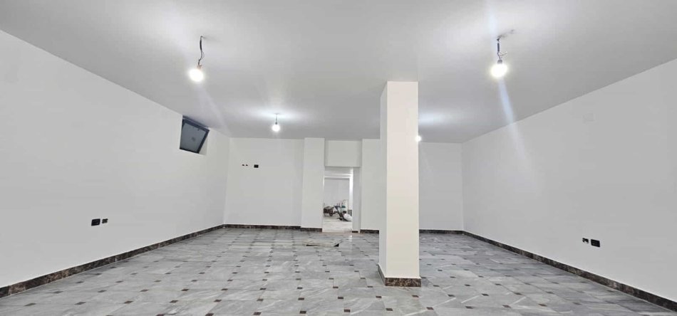 Tirane, jepet me qera dyqan Kati -1, 200 m² 4.000 € (sami frasheri)