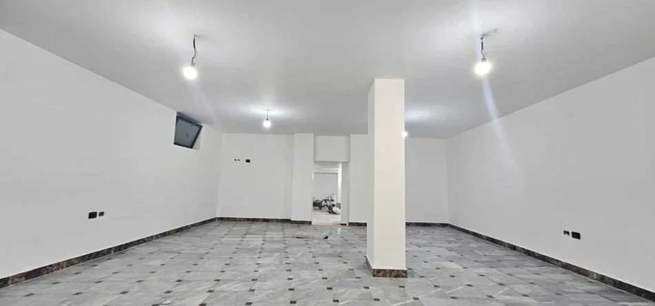 Tirane, jepet me qera dyqan Kati -1, 200 m² 3000 € (sami frasheri)