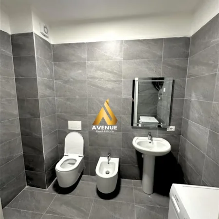 Tirane, jepet me qera apartament 1+1+Ballkon Kati 9, 65 m² 450 € (SOKRAT MIHO)