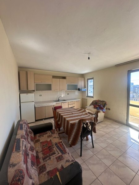 Tirane, shitet apartament 2+1 Kati 5, 68 m² 85.000 € (Xhamllik)