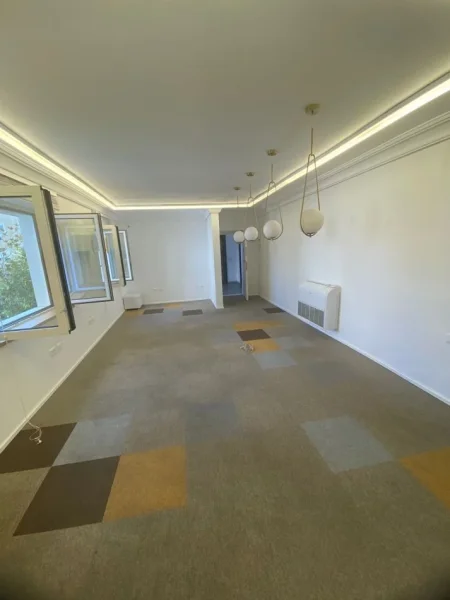 Tirane, jepet me qera ambjent biznesi Kati 1, 130 m² 2.000 € (zogu i zi)