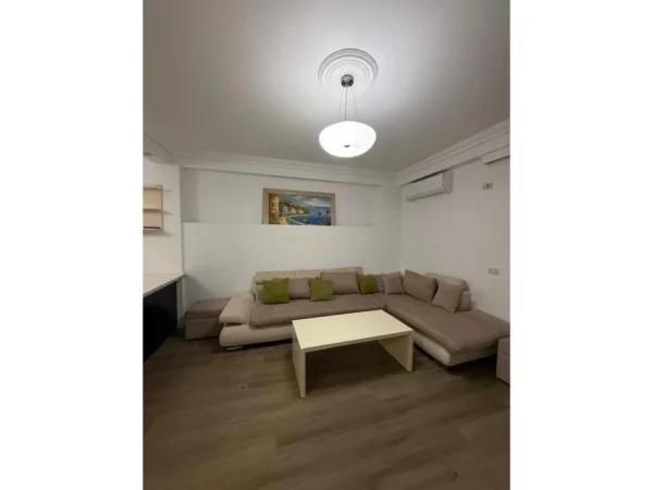 Tirane, jepet me qera apartament 1+1 Kati 3, 73 m² 650 € (Rruga Bill Klinton Tirana Albania)