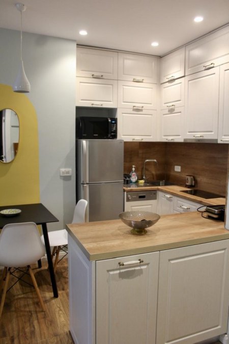 Tirane, jepet me qera apartament 1+1 Kati 2, 65 m² 600 € (Shkolla Petronini Luarasi)