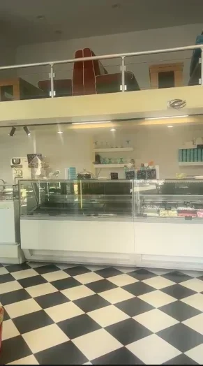 Tirane, jepet me qera lokal Kati 0, 90 m² 2.200 € (Delijorgji)