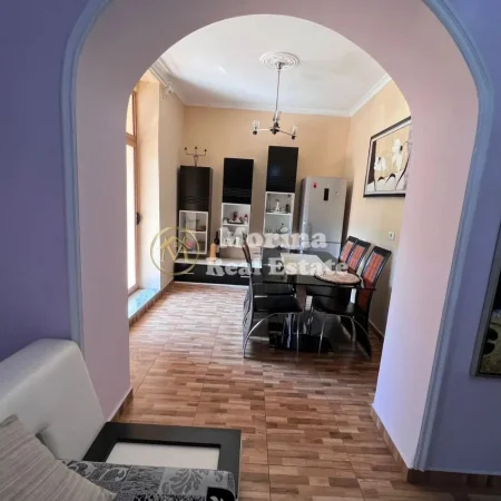 Tirane, jepet me qera apartament 1+1 Kati 5, 80 m² 600 € (Blloku)