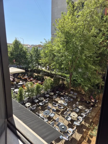 Tirane, jepet me qera ambjent biznesi Kati 2, 70 m² 400 € (3 deshmoret)