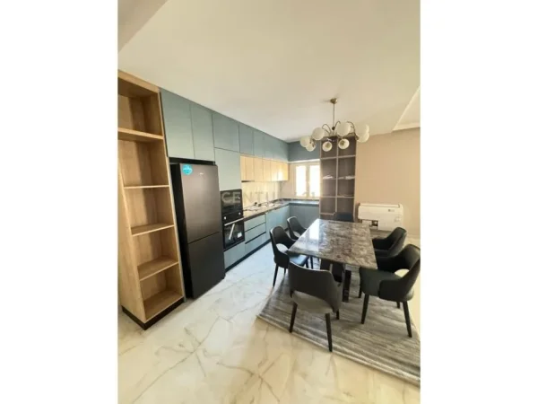 Tirane, jepet me qera apartament 2+1 Kati 2, 116 m² 1.000 € (FARKE)