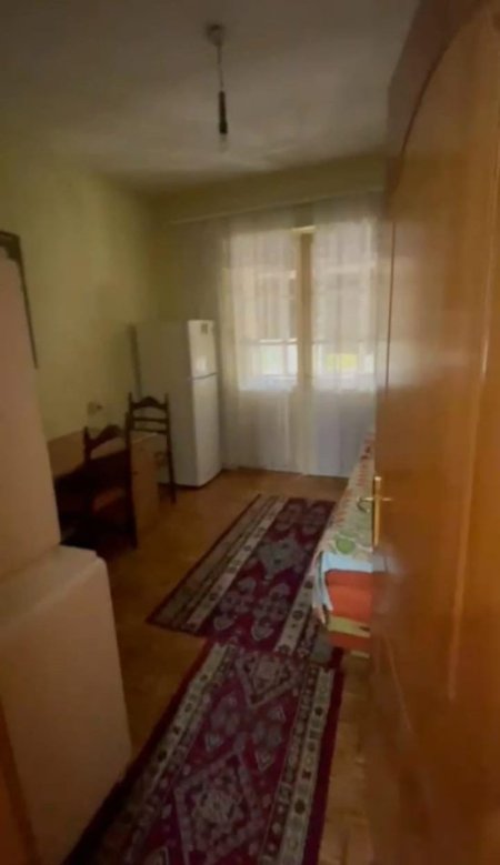 Tirane, jepet me qera apartament 2+1 Kati 4, 460 € 