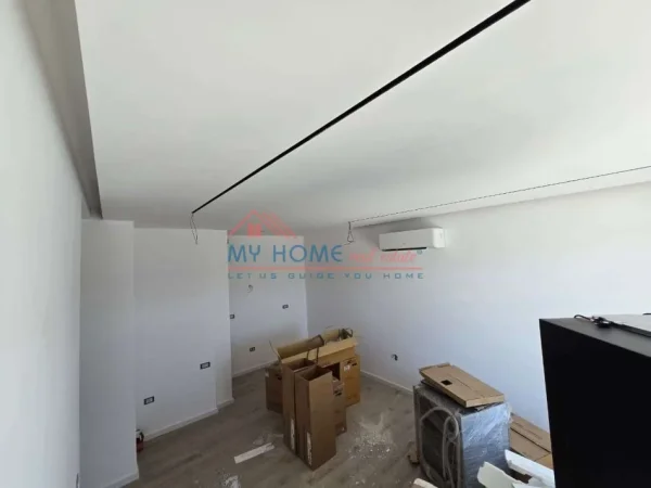 Tirane, shitet apartament 2+1+Ballkon Kati 8, 109 m² 133.000 € (Univers City)