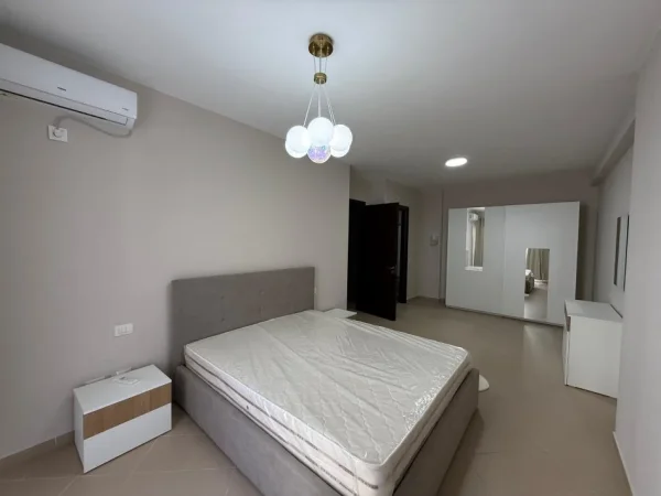 Tirane, jepet me qera apartament 2+1 Kati 3,