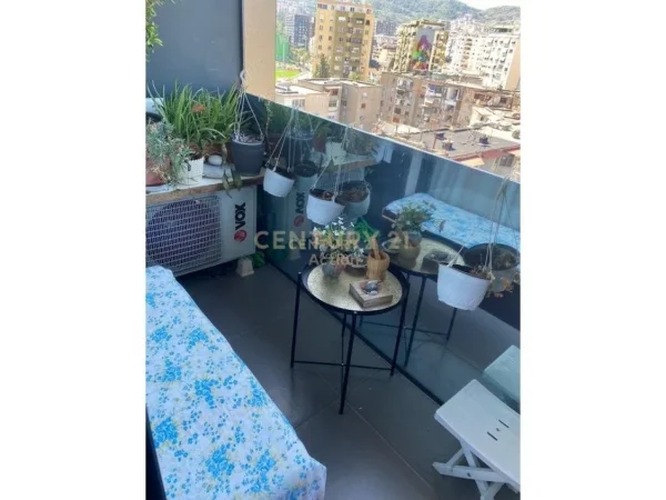 Tirane, jepet me qera apartament 1+1 Kati 7, 58 m² 1.000 € (te Ish Shushica)