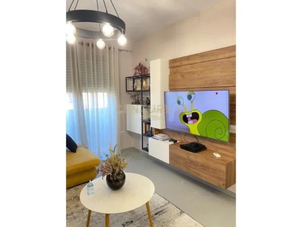 Tirane, jepet me qera apartament 1+1 Kati 7, 58 m² 1.000 € (te Ish Shushica)