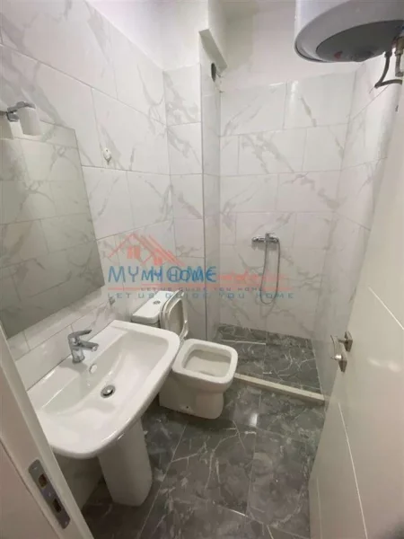 Tirane, shitet apartament 2+1+Ballkon Kati 8, 109 m² 133.000 € (Univers City)