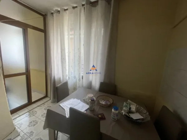 Tirane, shitet apartament 2+1+Ballkon Kati 2, 65 m² 130.000 € (RRUGA RAMAZAN ZAKJA, XHAMLLIK)