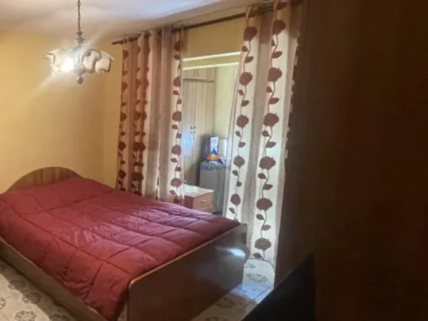 Tirane, shitet apartament 2+1+Ballkon Kati 2, 65 m² 130.000 € (RRUGA RAMAZAN ZAKJA, XHAMLLIK)