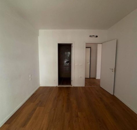 Tirane, jepet me qera apartament 2+1+Ballkon Kati 6, 100 m² 600 € (Zona Don Bosko, përballë Gjykatës Administrative të Shkallës së Parë)