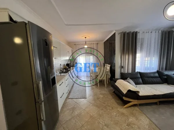 Durres, shitet apartament 2+1+Ballkon Kati 2, 107 m² 138.000 € (Kompleksi Tocak Plazh)